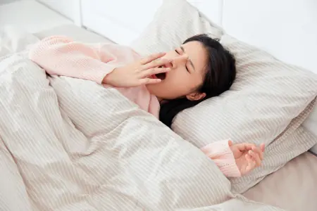 大家被“8小时睡眠论”欺骗了？60岁之后，最佳睡眠时间是多久？（60岁的人睡眠多长时间）